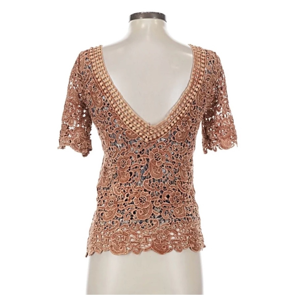 Gimmicks by BKE Rust Floral Crochet Women's Top - V-Back size Medium - Picture 3 of 9